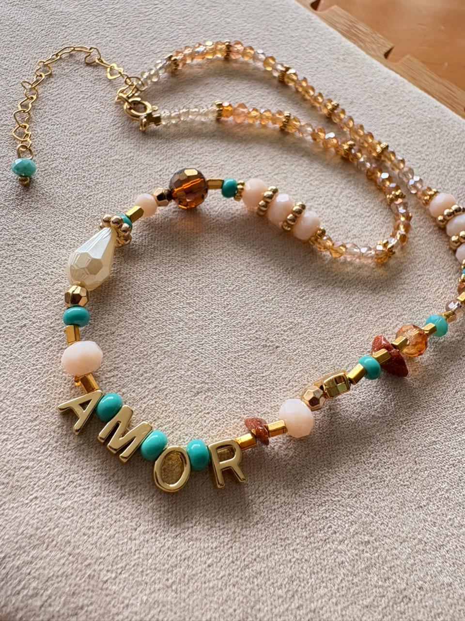 Collar AMOR gold